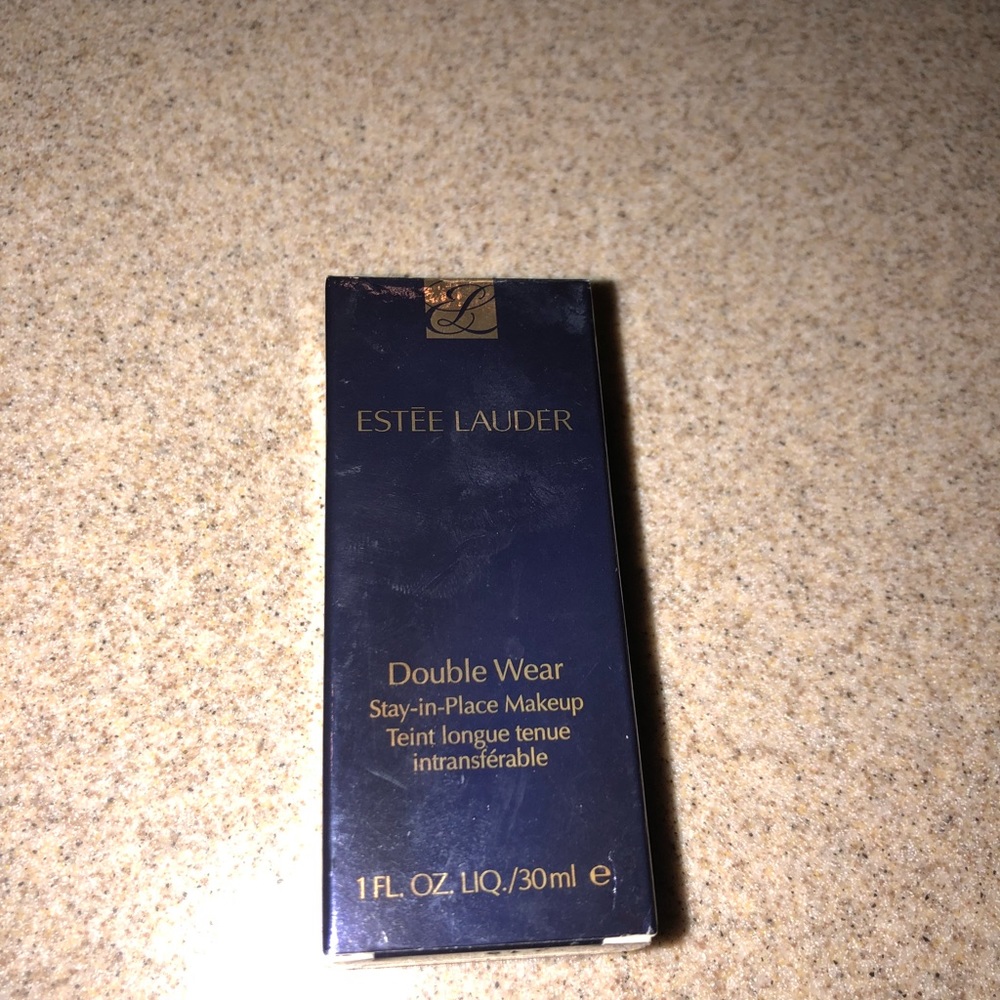 Authentic brand new Estee Lauder double wear